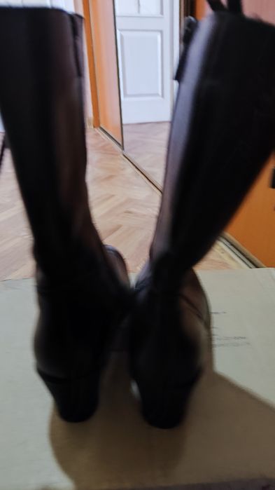 Женские зимние сапоги.