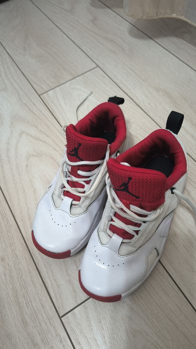 Adidasi Jordan copii marimea 35.5 impecabili 99ron