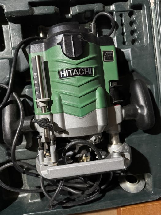 Hitachi freza lemn 2000W