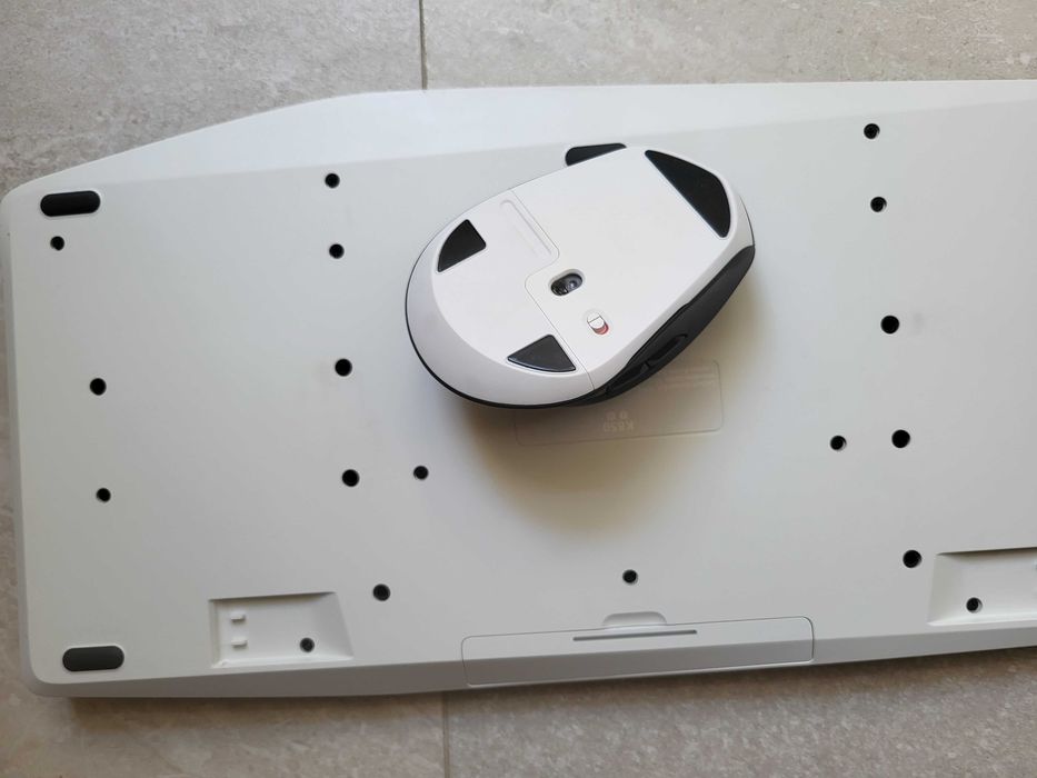 Безжични мишка и клавиатура Logitech K850
