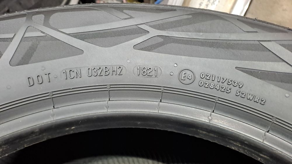 4бр. Почти Нови 215/60/16 Continental Eco Contact 6