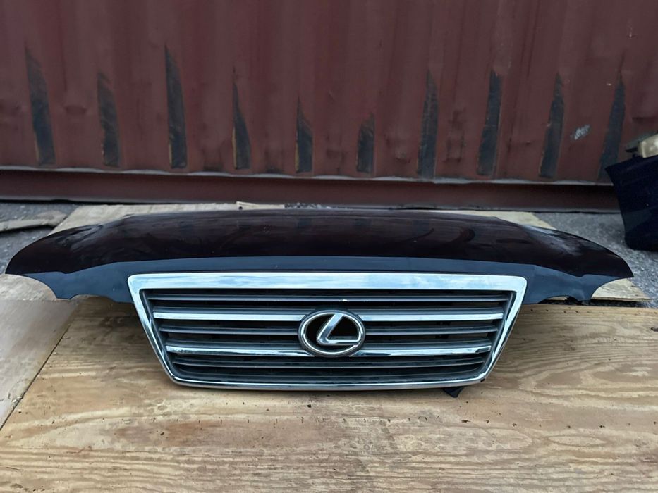 Капот на Lexus LX470
