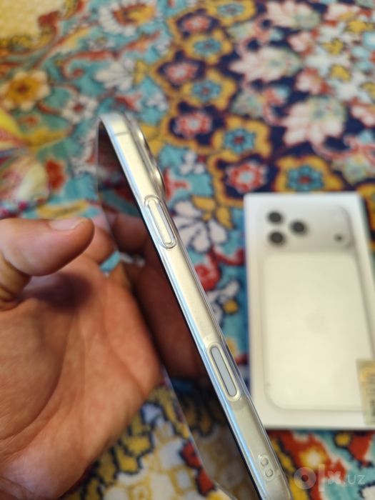 Продам Iphone 17 pro max 256G