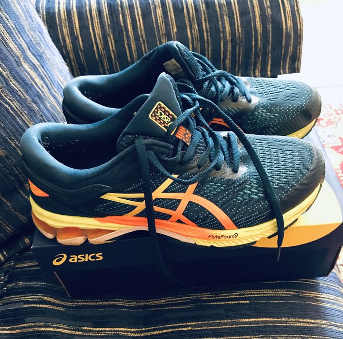 Кроссовки ASiks 40 -41 размер)