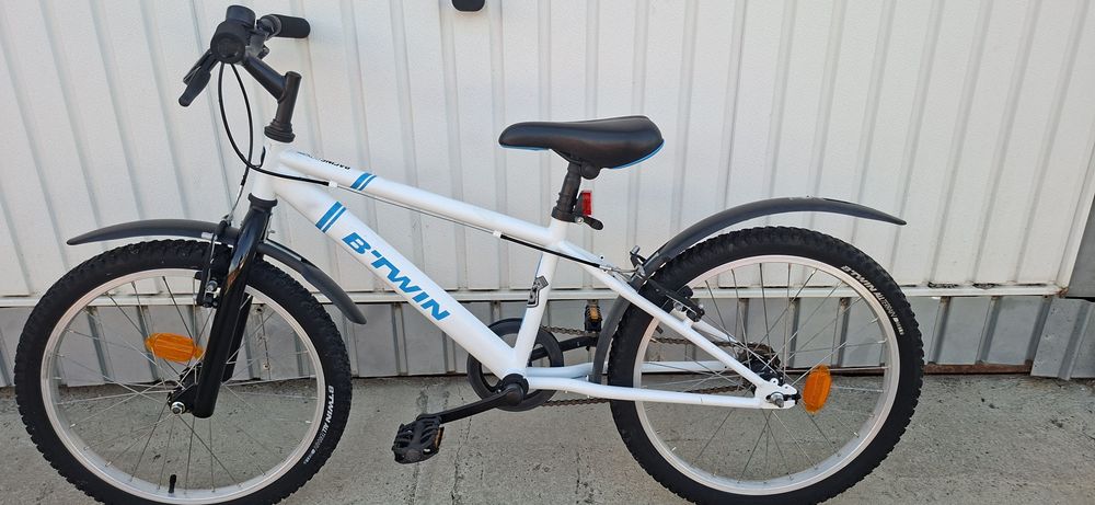 Bicicleta 20" Btwin Racing Boy 300, pentru copii 6-10 ani.