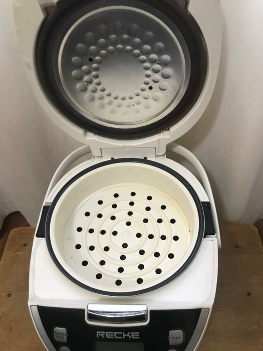 Мультиварка RECKE МС-150. 5 литров. 900 Ватт