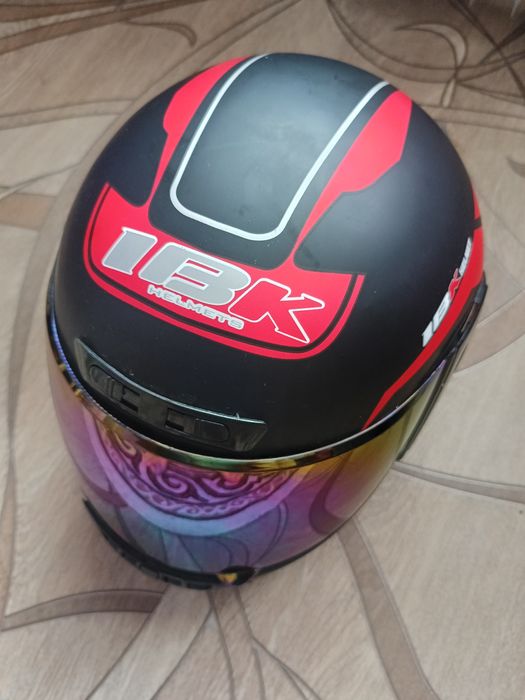 Шлем, каска в хорошем состоянии