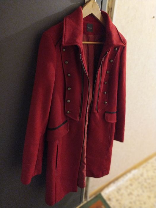 Красно-бордовое пальто Promod