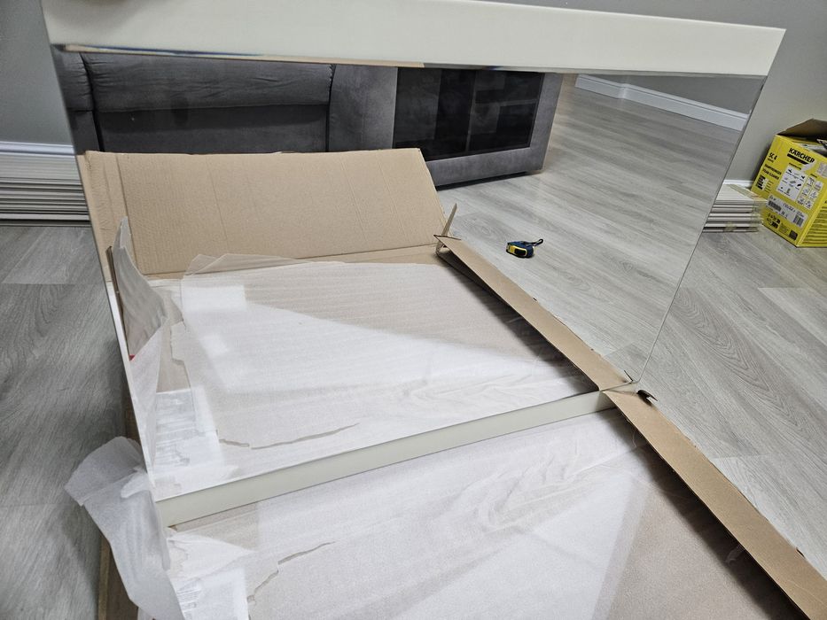 Зеркало настенное новое