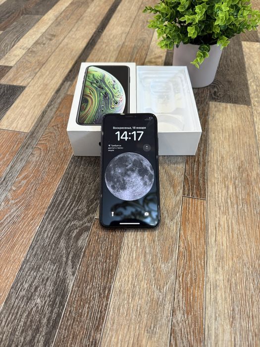 Продам iPhone Xs идеал