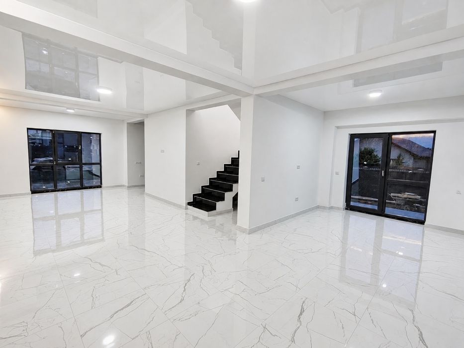 Casă  premium 3 minute Moldova Mall,asfalt canalizare gaz apă str Ciorchinilor Valea Lupului.