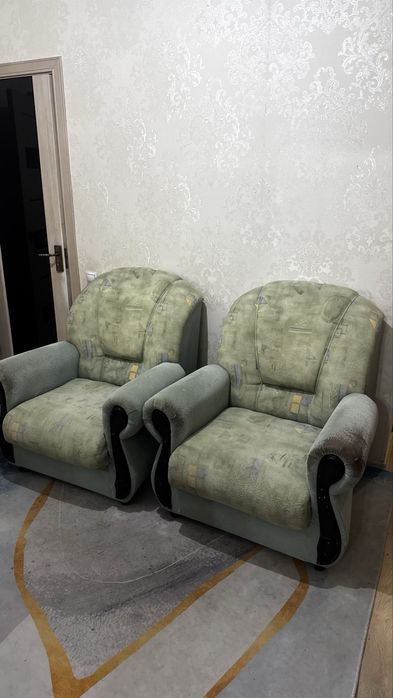 Продам 2 кресла.