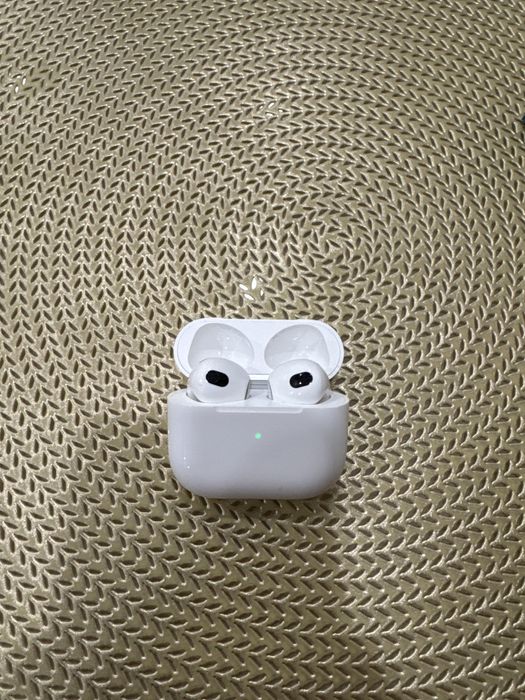 Продам airpods 3