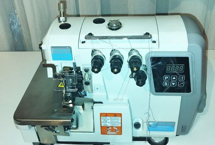 Dison DS-E4-4 Modelidagi averlok mashinasi