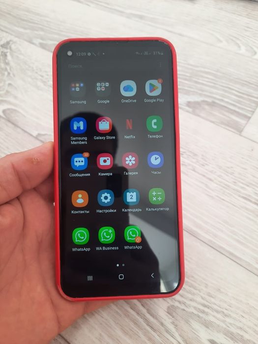 Samsung A11 телефон