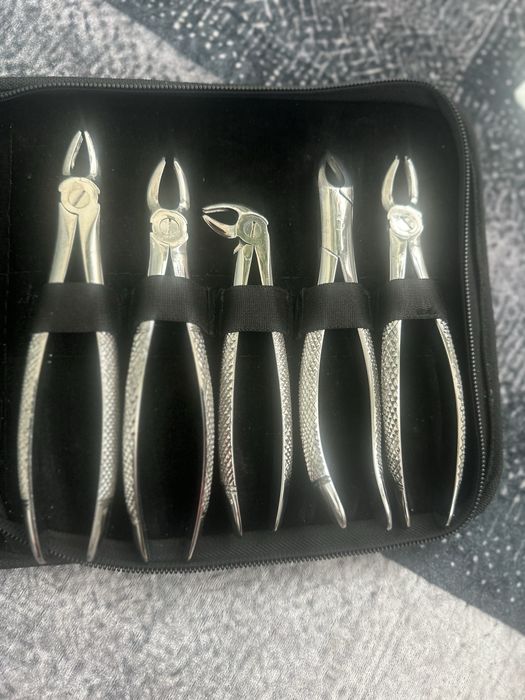 Clești de Estractie Dentara  din otel insosidabil