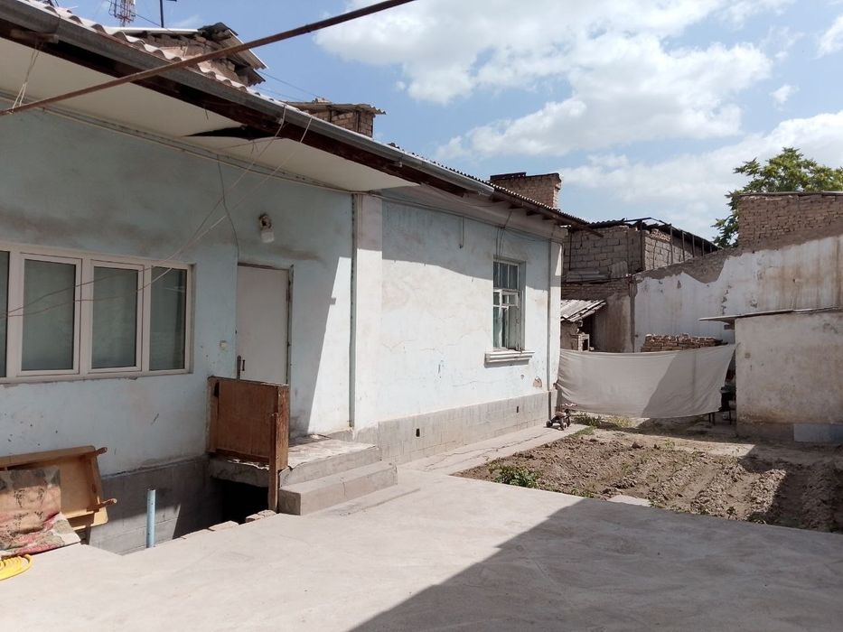 Uy sotiladi murojat uchun