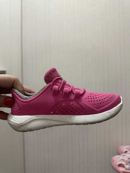 Кроссовки crocs для девочки