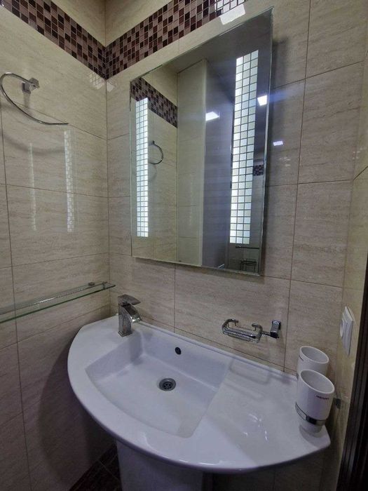 Продаётся квартира 2\7\9 Яккасарай,ор-тир метро Ойбек.