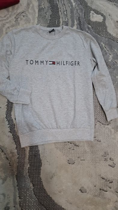 Hanorace Nike, Adidas,Tommy și Puma