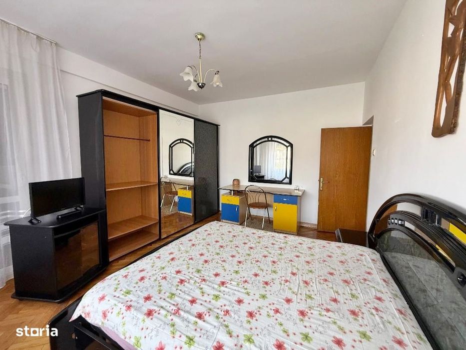 De vanzare Apartament 4 camere, zona Cetate - Scoala nr 7.