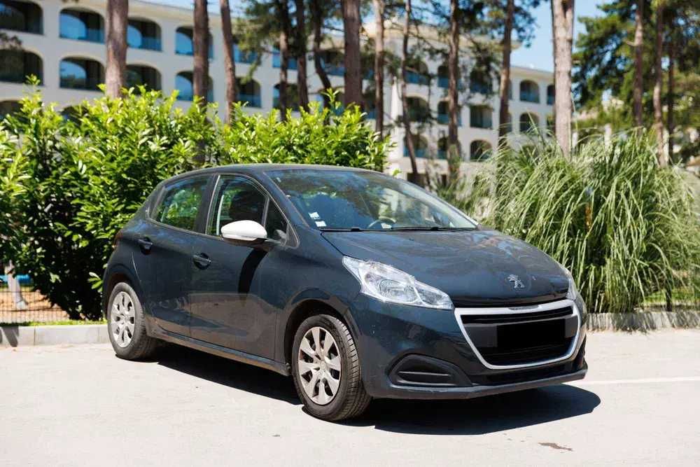 Peugeot 208 ръчна
