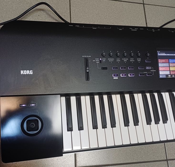 Korg Nautilus-61 Sintetizator