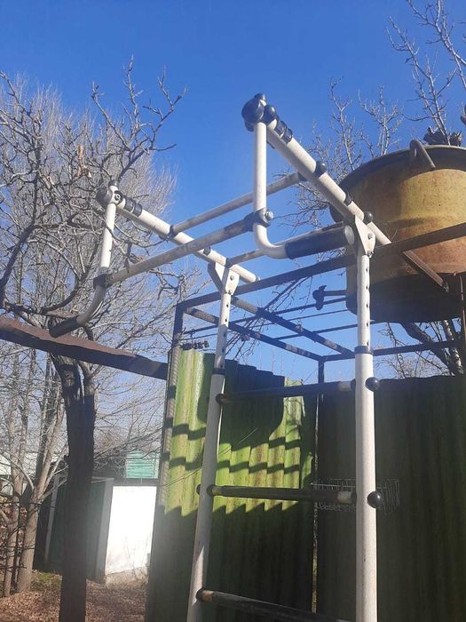 Продам шведскую стенку с турником.
