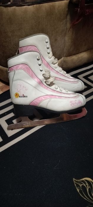 Продам коньки 36 размер