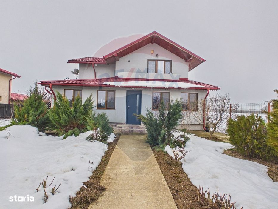 Apartament de vanzare in vila cu curte in satul Ulmi