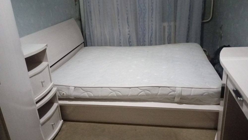 Продам спальни гарниутр