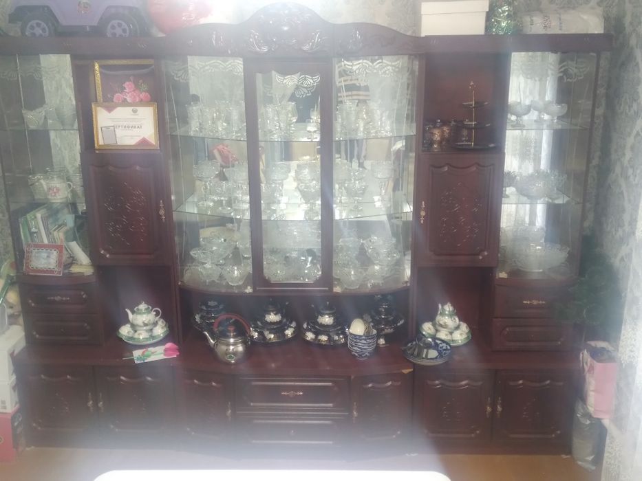 Bella stenka sotiladi.