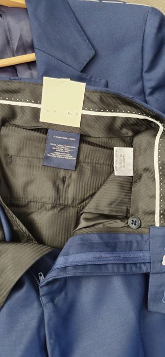 Нов костюм 100% италианска вълна Douglas Mayfar