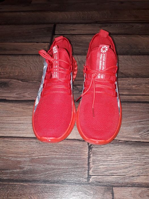 Pantofi sport noi,marimi 40 si 41