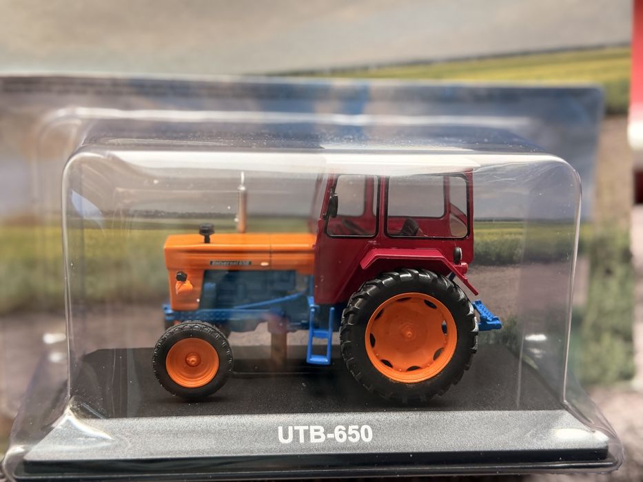 Macheta Tractoare de legenda UTB-650