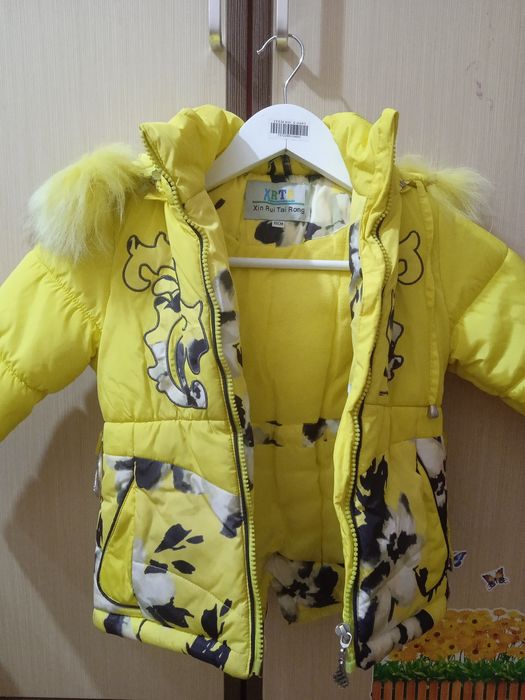 Продам куртку детскую для девочки