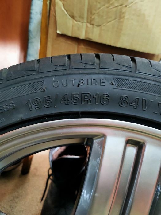 Продам диски с резиной