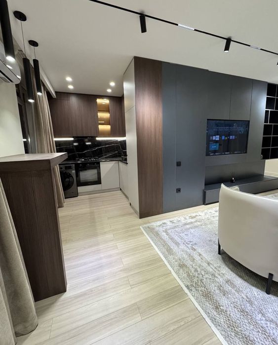 Аренда 6 Кв Хонсарой Дипломат