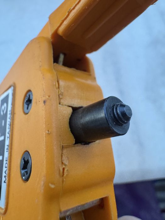 Cleste special taiere componente electronice