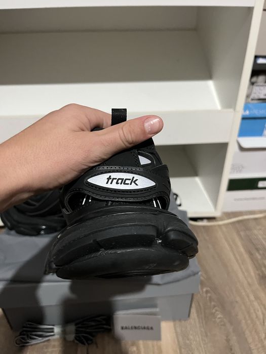 Vând Balenciaga Track full black noi