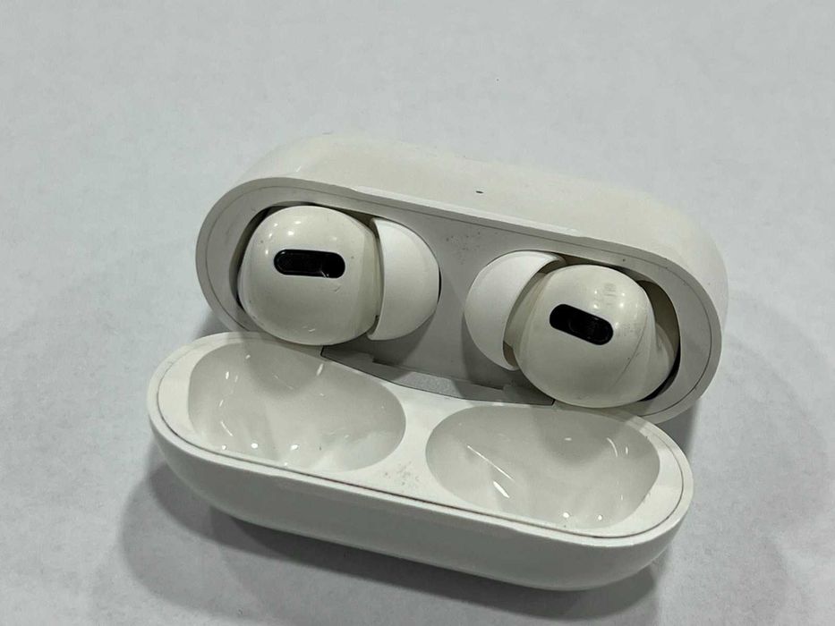 Apple AirPods Pro 2 (2nd Generation)