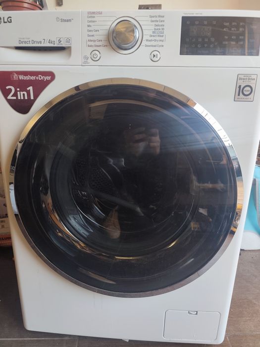 Mașina de spălat rufe LG cu uscător