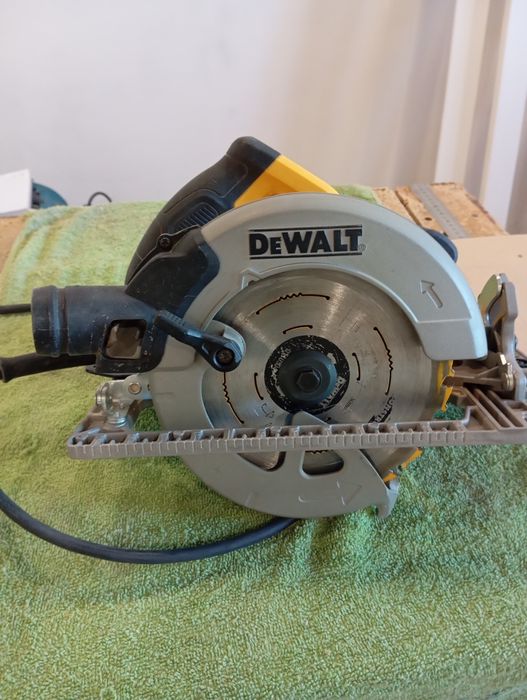 Продам дисковую пилу DeWalt 576k-qs