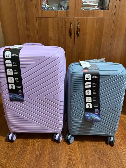 Чемодан для путешествия с замком