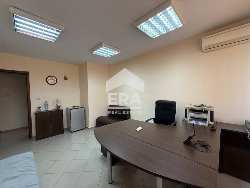 Дава се под наем Офис в Варна, Бизнес хотел - 62 кв.м за 511 € - Снимка #3