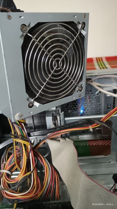 Продавам настолен компютър