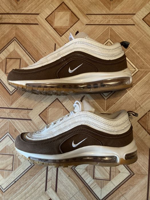 Продаи кроссовки