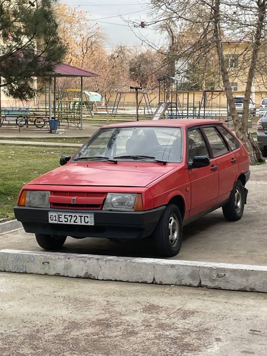 Автомобиль ваз 2109