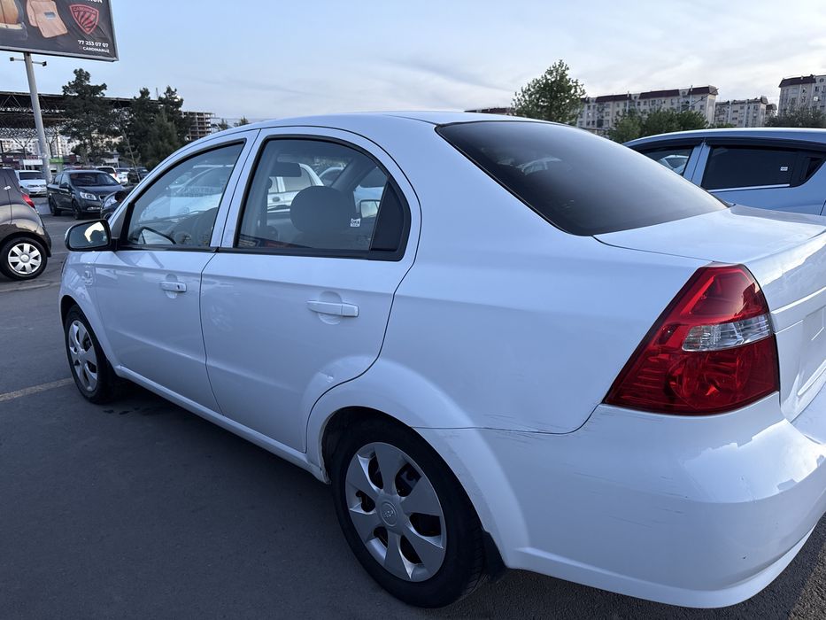 Nexia 3 aftomat srochna sotiladi benzin gaz