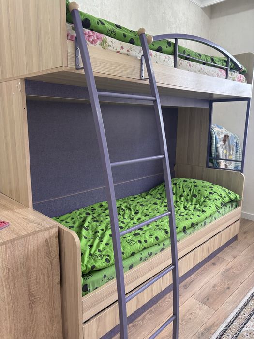 Кровать детский в отличном состояние